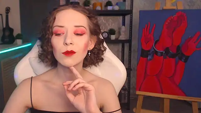 Snapshot of FascinatingEyess chatting on November 9, 2025, 5:28 pm FascinatingEyess online show from November 9, 2025, 5:28 pm