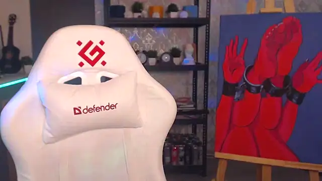 Snapshot of FascinatingEyess chatting on November 18, 2025, 7:06 pm FascinatingEyess online show from November 18, 2025, 7:06 pm