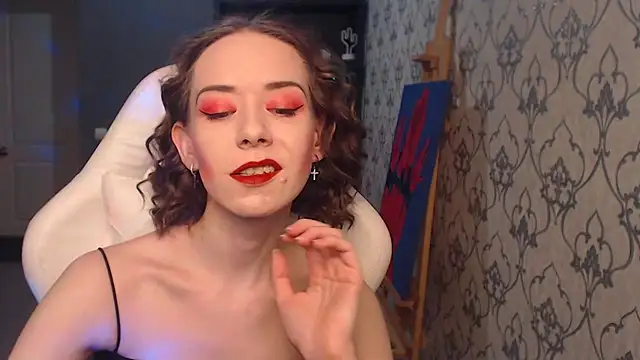 Snapshot of FascinatingEyess chatting on May 18, 2026, 7:51 pm FascinatingEyess online show from May 18, 2026, 7:51 pm