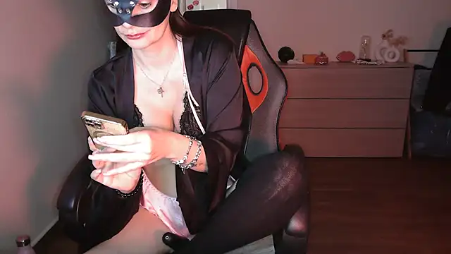 Snapshot of ladymask_2023 chatting on January 11, 2025, 11:34 am ladymask 2023 online show from January 11, 2025, 11:34 am