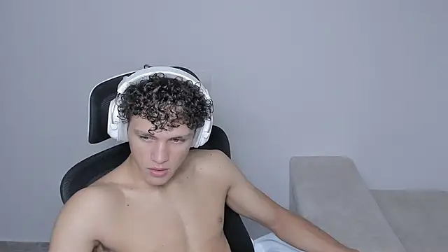 laurent nova online show from September 15, 2025, 7:14 pm