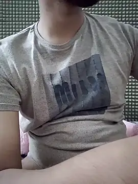 Snapshot of mykecockslong chatting on December 15, 2025, 5:52 pm mykecockslong online show from December 15, 2025, 5:52 pm