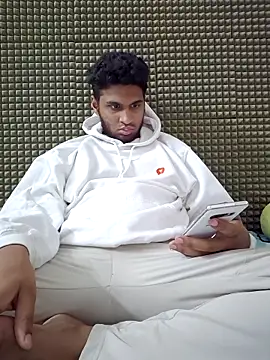 Snapshot of mykecockslong chatting on October 27, 2025, 12:06 pm mykecockslong online show from October 27, 2025, 12:06 pm