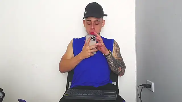 Snapshot of nino_rousse chatting on September 9, 2025, 4:22 am nino rousse online show from September 9, 2025, 4:22 am