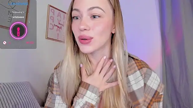 Snapshot of damn_cutie chatting on November 28, 2025, 4:40 pm damn cutie online show from November 28, 2025, 4:40 pm