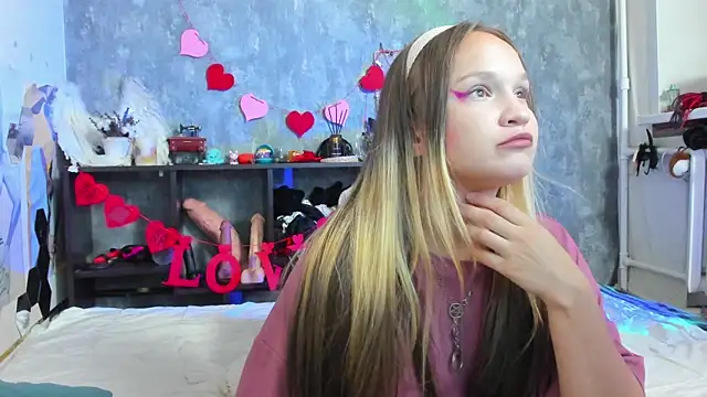 Snapshot of _provocatemur chatting on October 16, 2025, 6:05 pm provocatemur online show from October 16, 2025, 6:05 pm