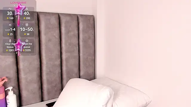 Snapshot of Katy_thompson_ chatting on March 3, 2025, 9:24 am Katy thompson online show from March 3, 2025, 9:24 am