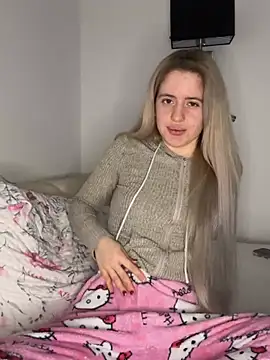 Holly-Glamour online show from February 26, 2026, 11:49 pm