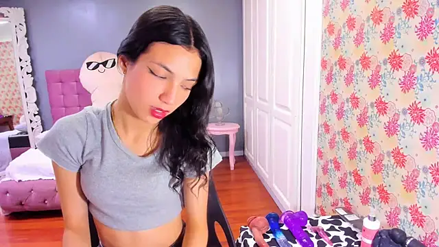 Snapshot of Iris_Stone_ chatting on March 4, 2025, 4:30 pm Iris Stone online show from March 4, 2025, 4:30 pm