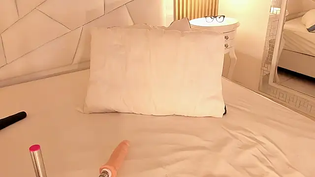 belacampbell online show from December 16, 2025, 6:50 am