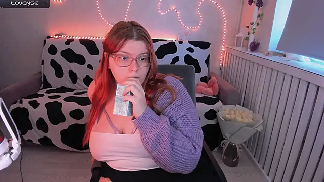 Snapshot of Melissa_Purr chatting on September 21, 2025, 4:28 am Melissa Purr online show from September 21, 2025, 4:28 am