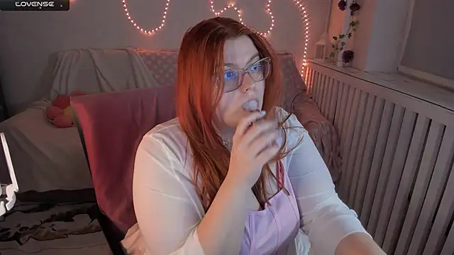 Snapshot of Melissa_Purr chatting on November 6, 2025, 7:29 pm Melissa Purr online show from November 6, 2025, 7:29 pm