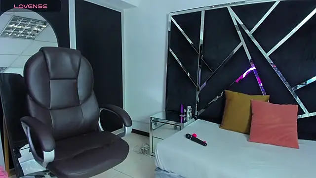 Snapshot of Ivanna18_x chatting on September 14, 2025, 3:29 am Ivanna18 x online show from September 14, 2025, 3:29 am