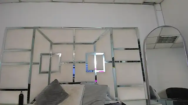 Snapshot of Ivanna18_x chatting on October 29, 2025, 4:22 am Ivanna18 x online show from October 29, 2025, 4:22 am