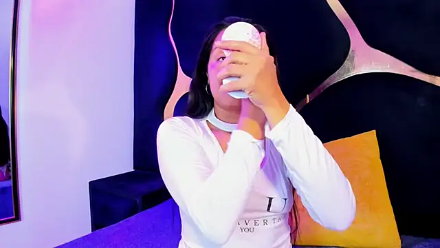 Snapshot of Ivanna18_x chatting on October 9, 2025, 3:51 am Ivanna18 x online show from October 9, 2025, 3:51 am