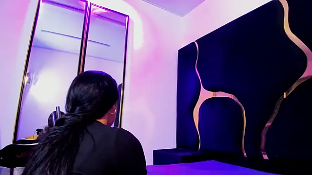 Snapshot of Ivanna18_x chatting on October 8, 2025, 4:14 am Ivanna18 x online show from October 8, 2025, 4:14 am