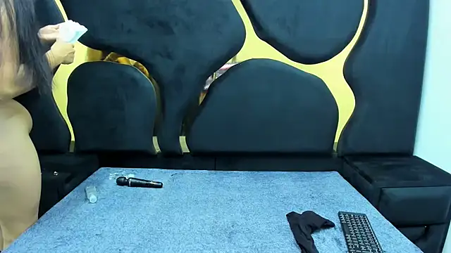 Snapshot of Ivanna18_x chatting on February 13, 2025, 4:00 am Ivanna18 x online show from February 13, 2025, 4:00 am