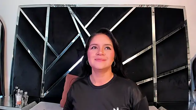 Snapshot of Ivanna18_x chatting on October 26, 2025, 3:51 am Ivanna18 x online show from October 26, 2025, 3:51 am