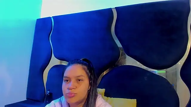 Snapshot of Ivanna18_x chatting on October 30, 2025, 3:38 am Ivanna18 x online show from October 30, 2025, 3:38 am