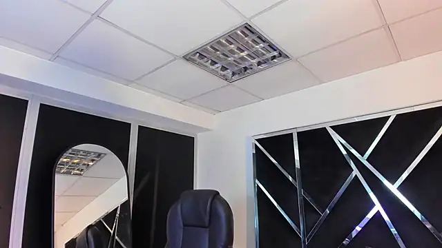 Snapshot of Ivanna18_x chatting on October 15, 2025, 3:16 am Ivanna18 x online show from October 15, 2025, 3:16 am