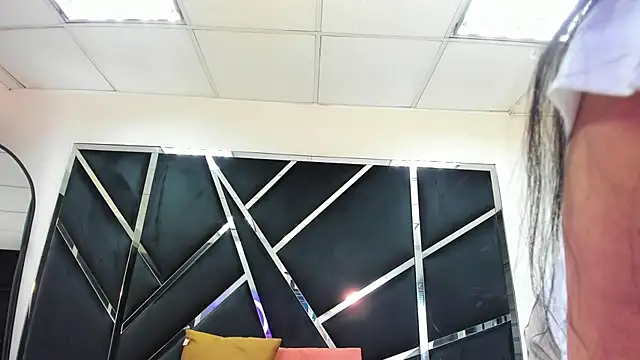 Snapshot of Ivanna18_x chatting on October 25, 2025, 3:28 am Ivanna18 x online show from October 25, 2025, 3:28 am