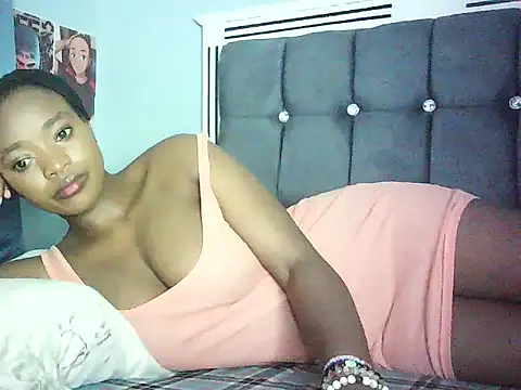 Snapshot of Cryaluna chatting on March 30, 2026, 9:22 am Cryaluna online show from March 30, 2026, 9:22 am