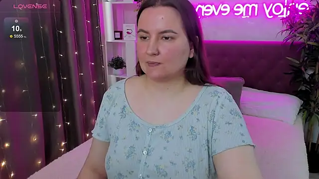 Snapshot of FeralPeach chatting on May 24, 2026, 8:58 am FeralPeach online show from May 24, 2026, 8:58 am