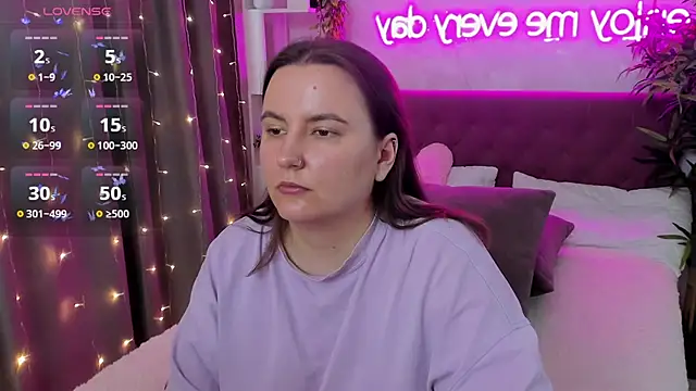 FeralPeach online show from April 18, 2026, 7:11 am