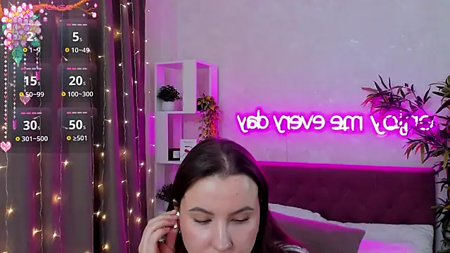 FeralPeach online show from March 2, 2025, 11:52 am