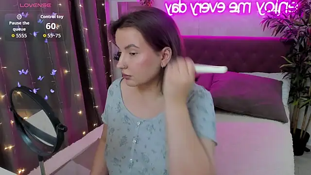 FeralPeach online show from October 10, 2025, 5:08 am