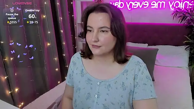 FeralPeach online show from October 24, 2025, 5:39 am