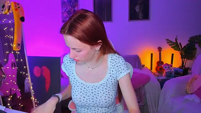 Alyssa Smitt online show from September 15, 2025, 12:00 am