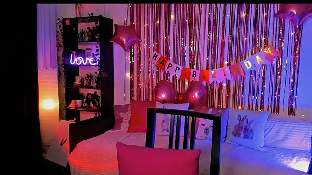 Snapshot of Magic_Allie chatting on October 8, 2025, 7:25 pm Magic Allie online show from October 8, 2025, 7:25 pm