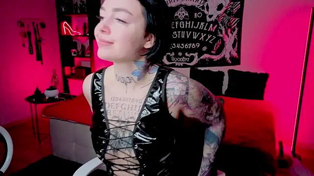 Snapshot of Magic_Allie chatting on May 24, 2026, 8:20 pm Magic Allie online show from May 24, 2026, 8:20 pm