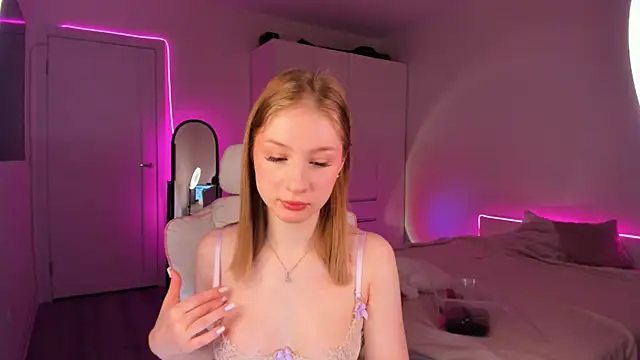 Snapshot of Eva_Davi chatting on March 2, 2025, 1:58 am Eva Davi online show from March 2, 2025, 1:58 am