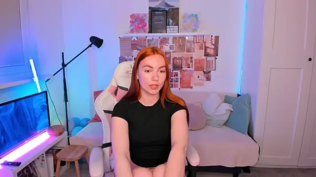 Mia Madden online show from April 15, 2026, 2:17 am