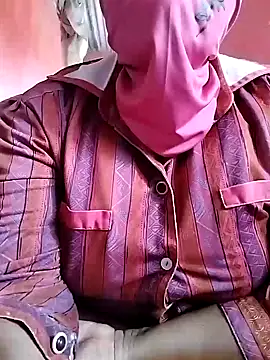 Snapshot of naughtygrannyXXX chatting on March 10, 2025, 11:23 am naughtygrannyXXX online show from March 10, 2025, 11:23 am