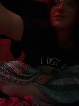 Snapshot of SafeinouterSpace chatting on December 1, 2025, 10:27 am SafeinouterSpace online show from December 1, 2025, 10:27 am