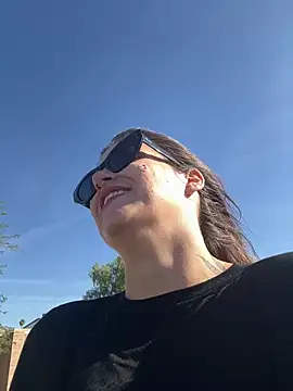 Snapshot of SafeinouterSpace chatting on November 2, 2025, 4:45 pm SafeinouterSpace online show from November 2, 2025, 4:45 pm