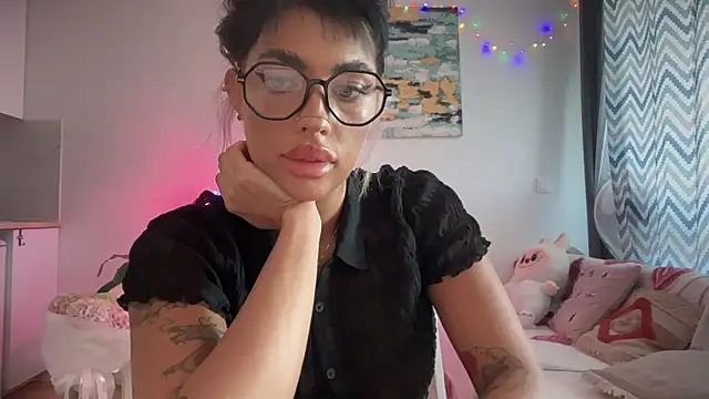 Snapshot of Marakuia054 chatting on September 23, 2025, 6:53 am Marakuia054 online show from September 23, 2025, 6:53 am