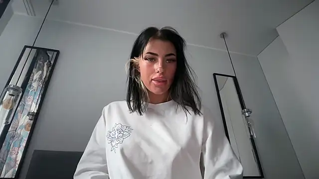 Snapshot of Marakuia054 chatting on December 14, 2025, 8:20 am Marakuia054 online show from December 14, 2025, 8:20 am