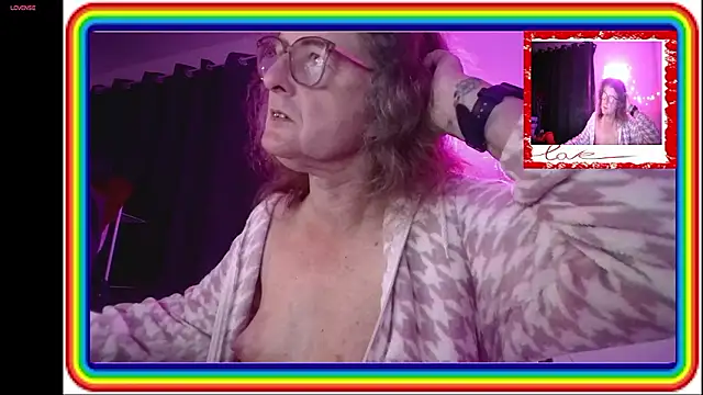 Snapshot of AlexiaMtf chatting on December 2, 2024, 7:55 pm AlexiaMtf online show from December 2, 2024, 7:55 pm