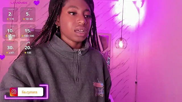 Queen perla  online show from October 7, 2025, 12:28 pm