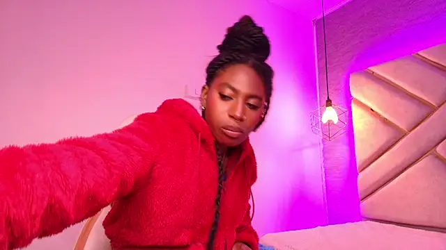 Queen perla  online show from March 22, 2025, 4:15 pm