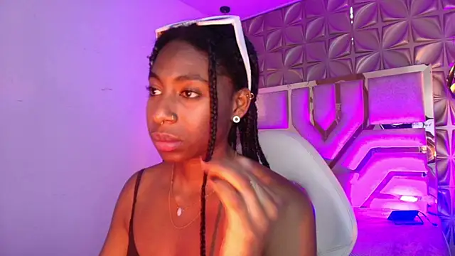 Queen perla  online show from March 1, 2026, 6:30 pm