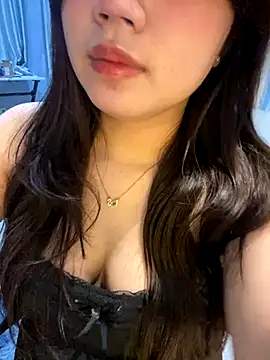 Hotellinh12 online show from October 13, 2025, 3:24 pm