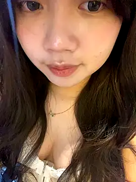 Hotellinh12 online show from October 6, 2025, 4:52 pm