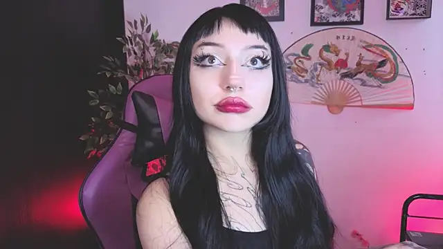 Snapshot of catipetite chatting on July 28, 2026, 4:39 pm catipetite online show from July 28, 2026, 4:39 pm