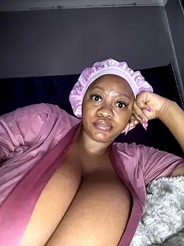 Chubbykarisma27 online show from December 5, 2025, 3:38 am