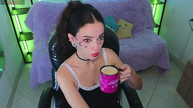 Snapshot of maria_flowwer chatting on October 2, 2025, 12:03 am maria flowwer online show from October 2, 2025, 12:03 am